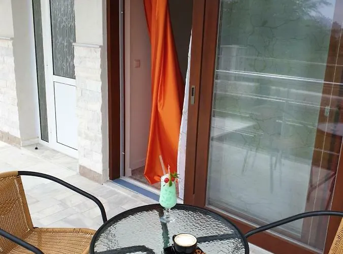 Emerald Hills 酒店 3*