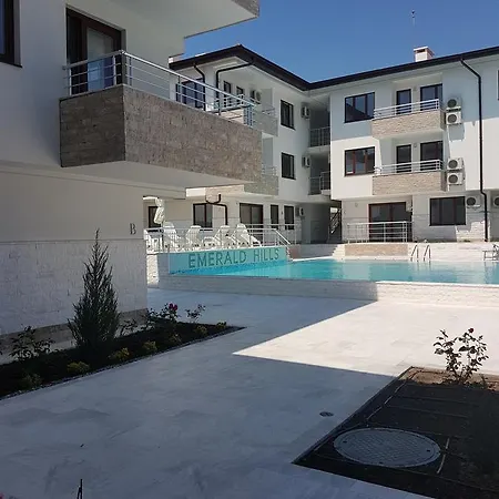 Emerald Hills Aparthotel