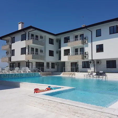Emerald Hills Aparthotel